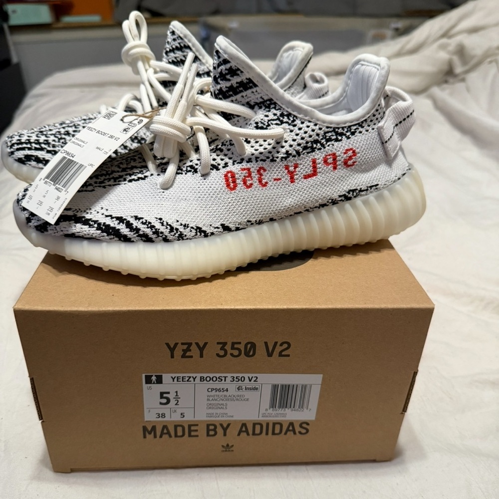 Adidas Yeezy Boost 350 V2 Zebra